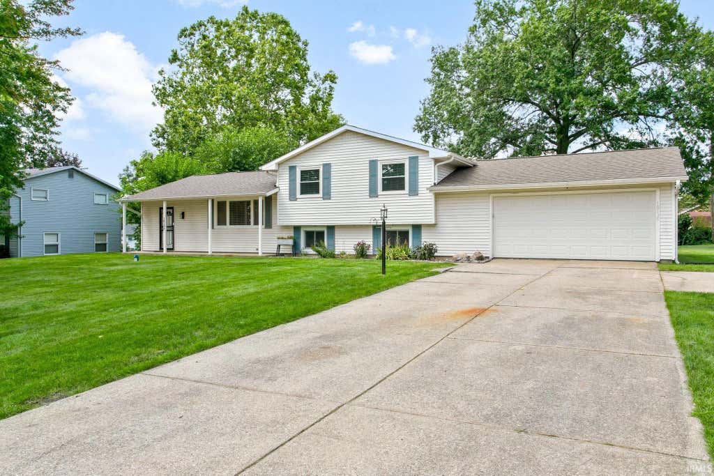 Photo of 18135 Heatherfield Drive, South Bend, IN 46637 (MLS # 202633909)