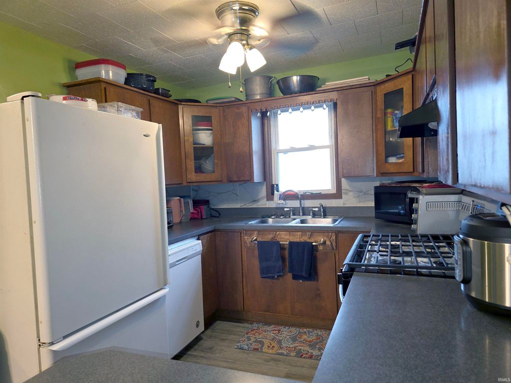 Photo of 816 S Main Street, Bicknell, IN 47512 (MLS # 202625672)