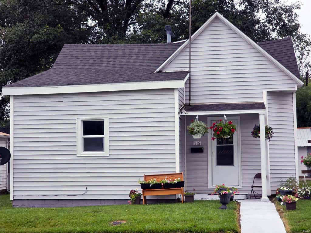 Photo of 816 S Main Street, Bicknell, IN 47512 (MLS # 202625672)