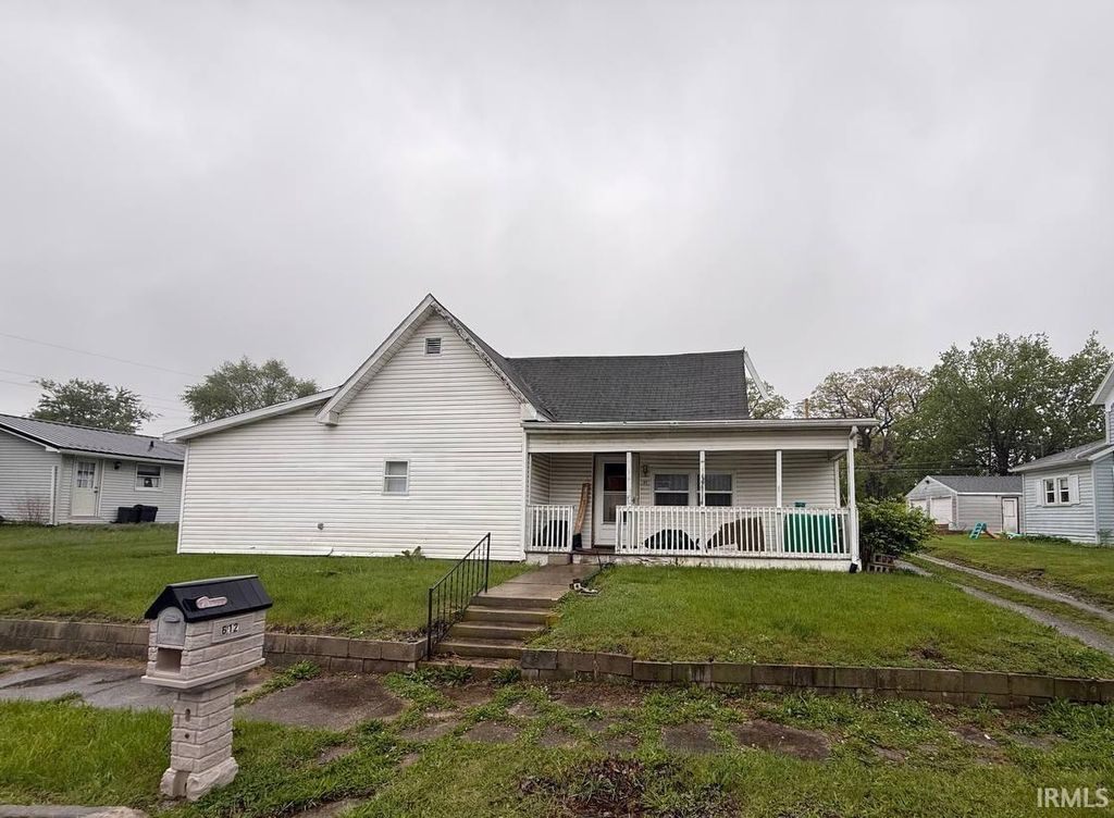 Photo of 612 N Cherry Street, Hartford City, IN 47348 (MLS # 202617496)