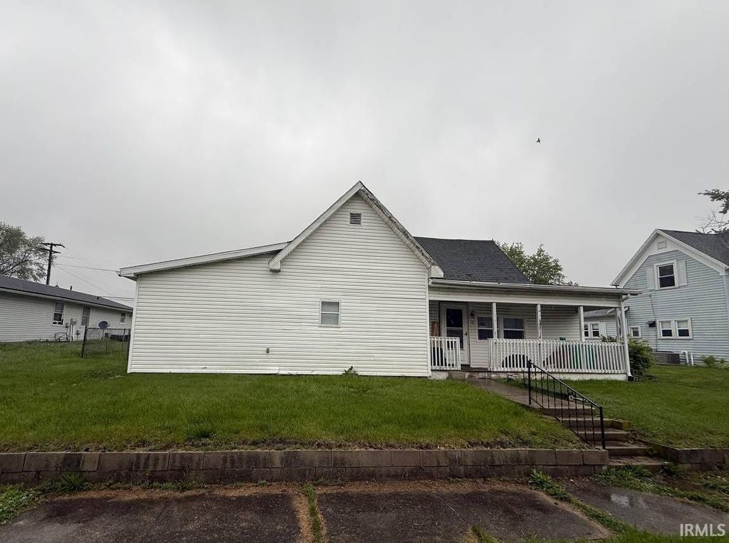 Photo of 612 N Cherry Street, Hartford City, IN 47348 (MLS # 202617496)