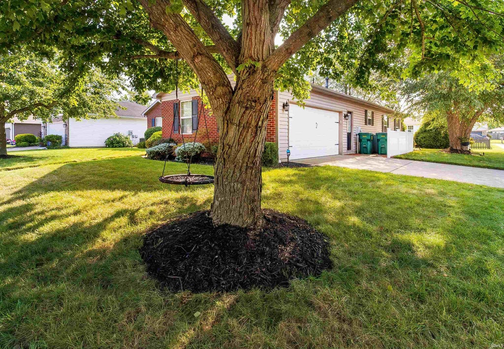Photo of 12912 Cold Water Drive, Evansville, IN 47725 (MLS # 202632164)