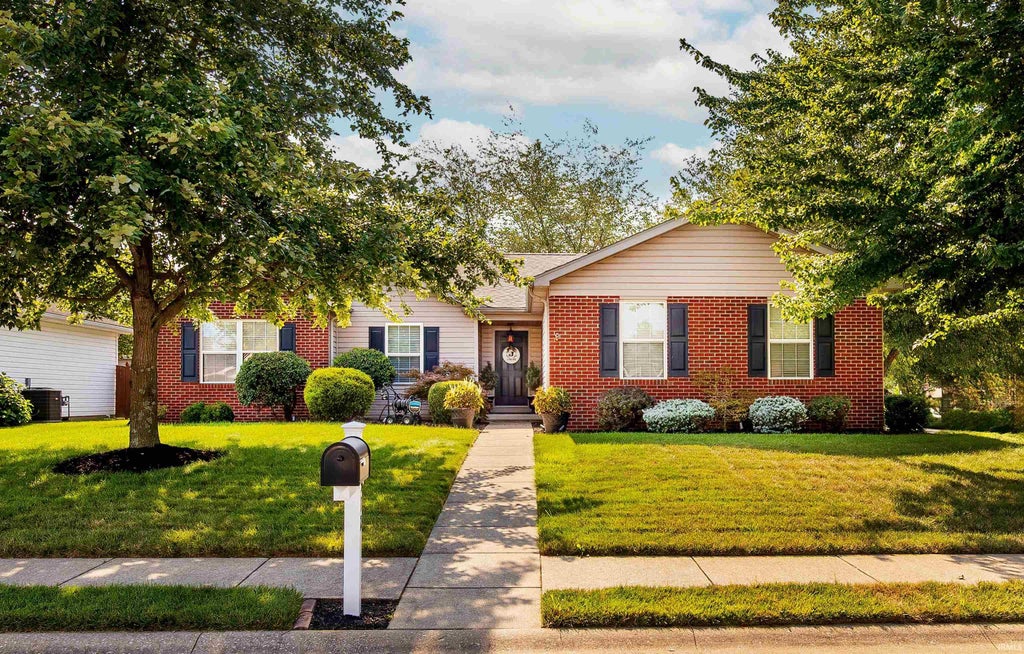 Photo of 12912 Cold Water Drive, Evansville, IN 47725 (MLS # 202632164)