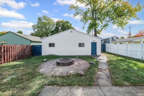 Tiny photo for 2009 Thompson Street, Lafayette, IN 47904 (MLS # 202542856)