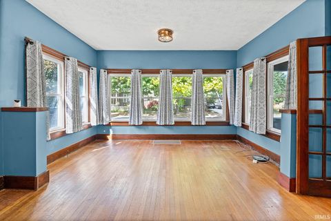 Tiny photo for 2009 Thompson Street, Lafayette, IN 47904 (MLS # 202542856)