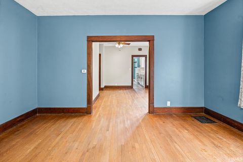 Tiny photo for 2009 Thompson Street, Lafayette, IN 47904 (MLS # 202542856)