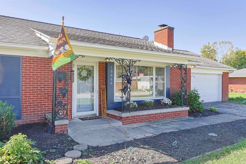 Tiny photo for 19080 Sundale Drive, South Bend, IN 46614 (MLS # 202641900)