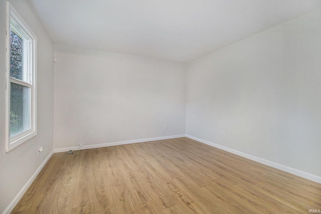 Photo of 519 E Johnson Road, South Bend, IN 46614 (MLS # 202602903)