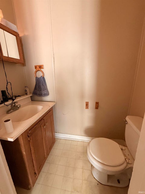 Tiny photo for 422 W Sycamore Street, Kokomo, IN 46901 (MLS # 202632553)