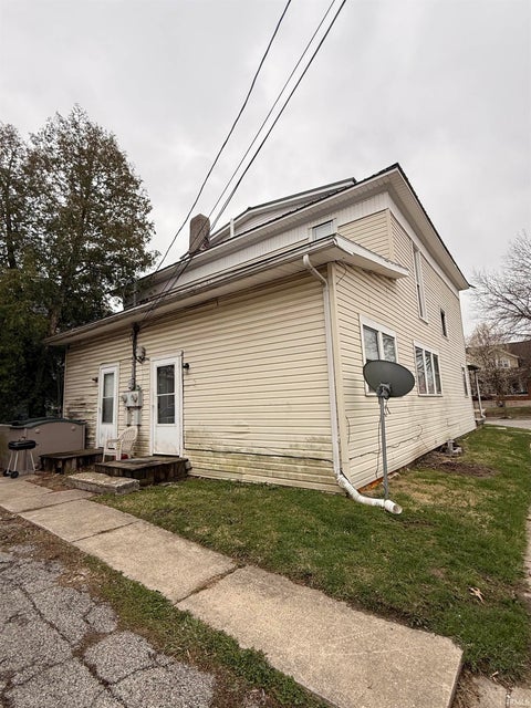 Tiny photo for 422 W Sycamore Street, Kokomo, IN 46901 (MLS # 202632553)