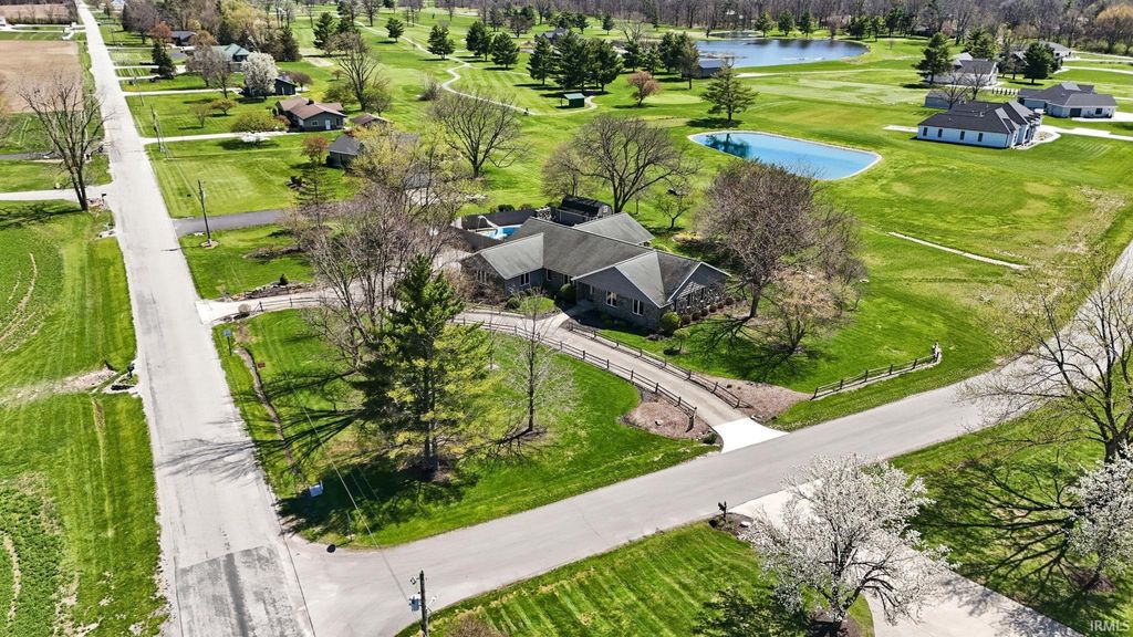 Photo of 1690 E 250 N, Bluffton, IN 46714 (MLS # 202615135)