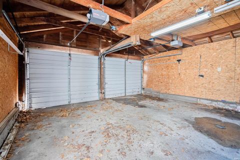 Tiny photo for 419 W Jefferson Street, Kokomo, IN 46901 (MLS # 202549205)