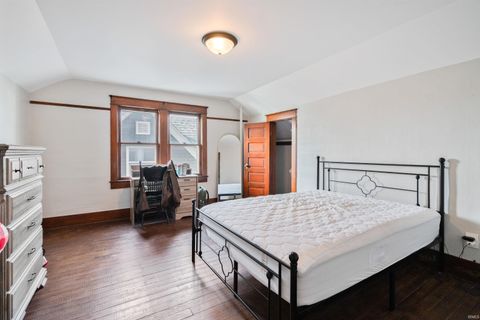 Tiny photo for 419 W Jefferson Street, Kokomo, IN 46901 (MLS # 202549205)