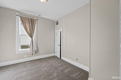 Tiny photo for 621 S Briant Street, Huntington, IN 46750 (MLS # 202643644)