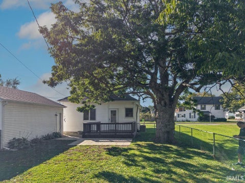 Tiny photo for 621 S Briant Street, Huntington, IN 46750 (MLS # 202643644)