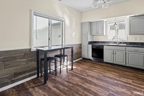 Tiny photo for 621 S Briant Street, Huntington, IN 46750 (MLS # 202643644)