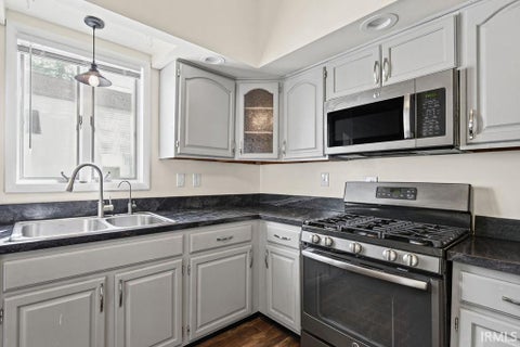 Tiny photo for 621 S Briant Street, Huntington, IN 46750 (MLS # 202643644)