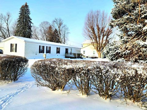 Photo of 7665 Renner Street, Hamilton, IN 46742 (MLS # 202602734)