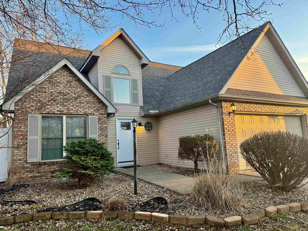 Photo of 3252 S Southern Oaks Drive, Bloomington, IN 47401 (MLS # 202641207)