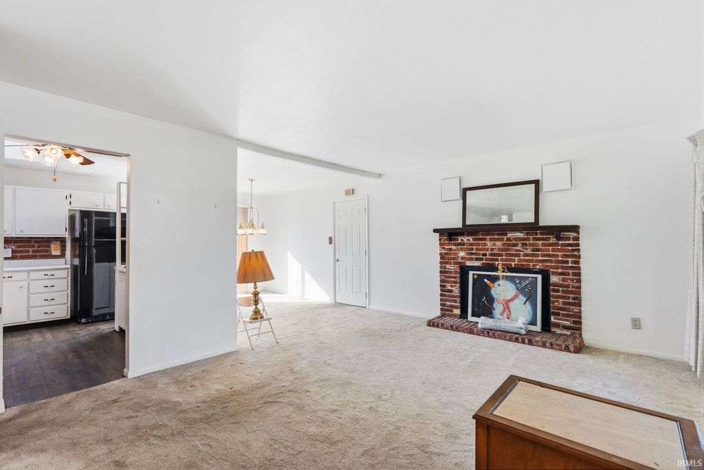 Photo of 906 Buckingham Drive, Fort Wayne, IN 46825 (MLS # 202614121)