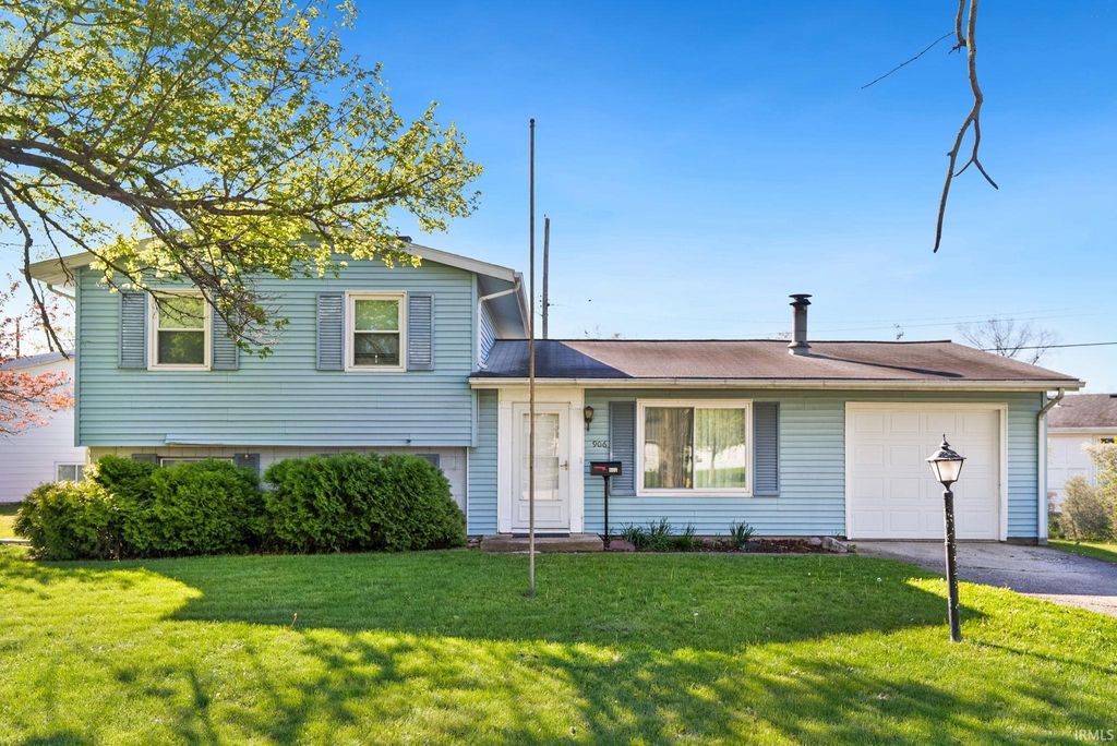 Photo of 906 Buckingham Drive, Fort Wayne, IN 46825 (MLS # 202614121)