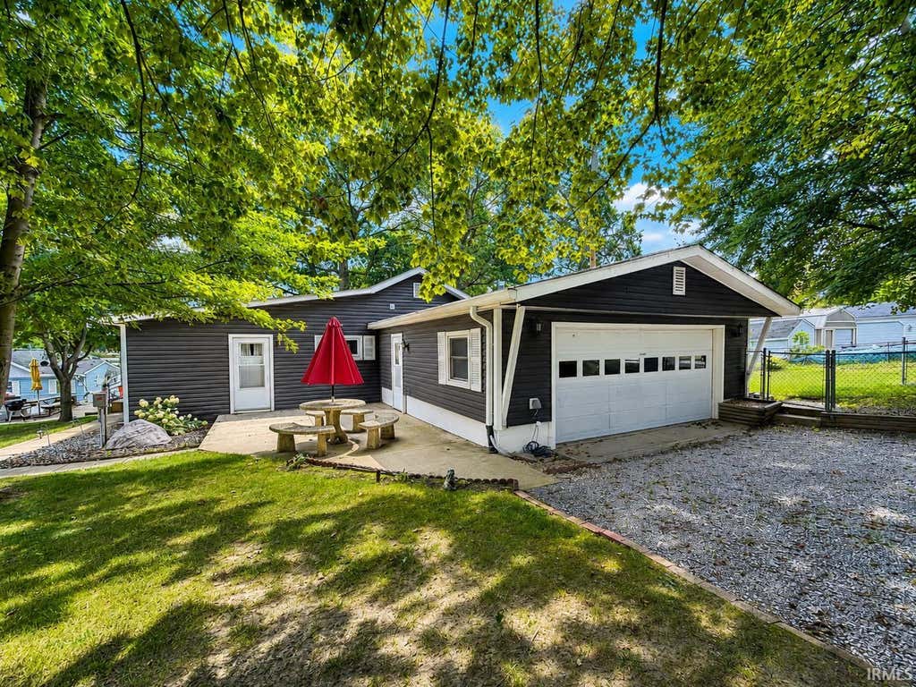 Photo of 3097 E Stahl Road, Monon, IN 47959 (MLS # 202629898)