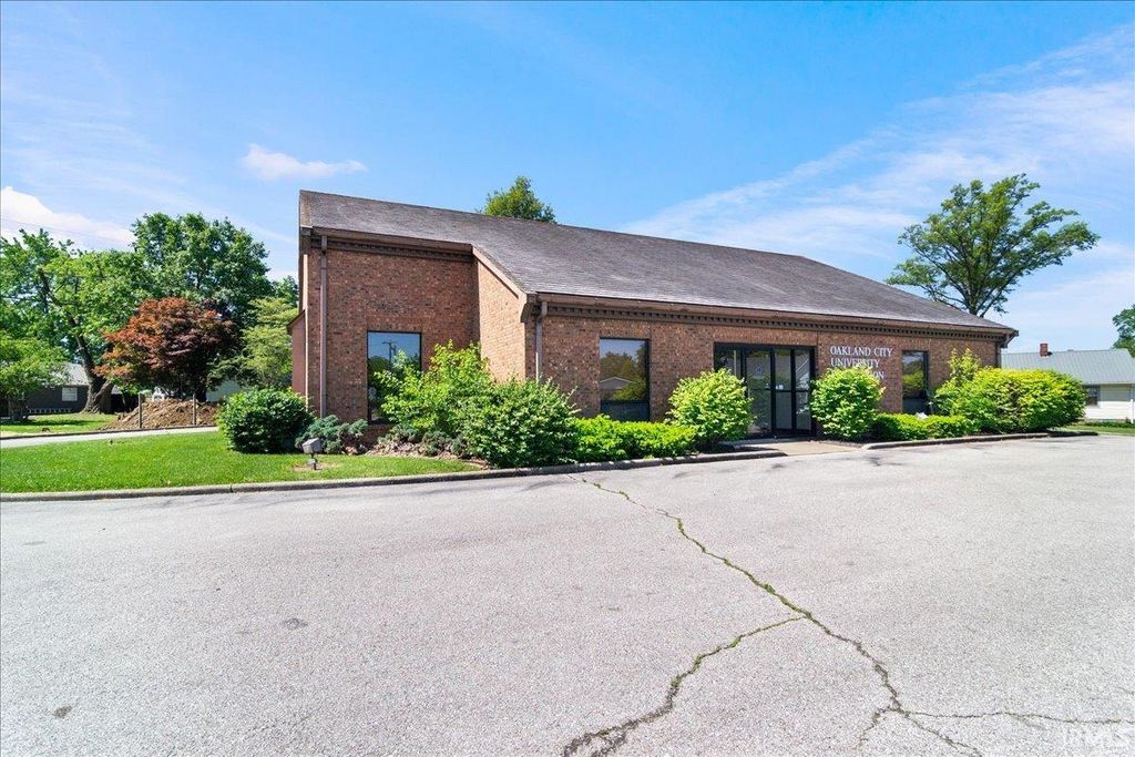 Photo of 410 W Morton Street, Oakland City, IN 47660 (MLS # 202617601)