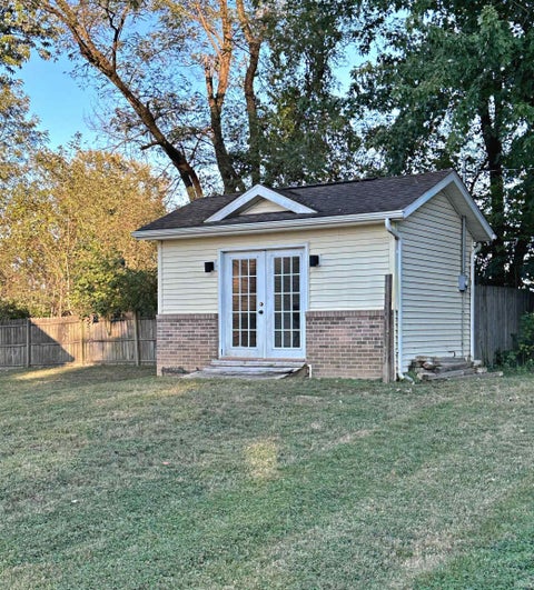 Tiny photo for 700 SW 3rd Street, Washington, IN 47501 (MLS # 202643776)