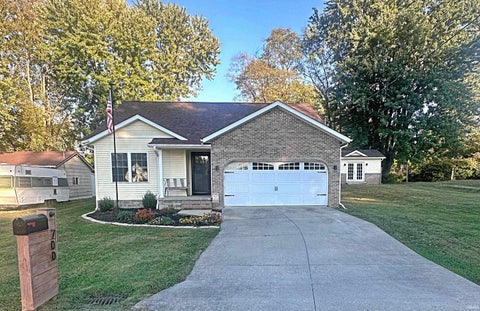 Tiny photo for 700 SW 3rd Street, Washington, IN 47501 (MLS # 202643776)