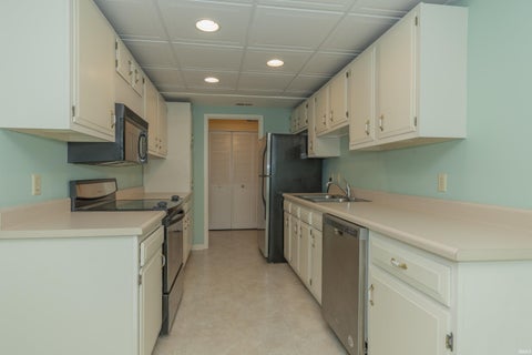 Tiny photo for 600 S Cullen #901 Avenue, Evansville, IN 47715 (MLS # 202644936)