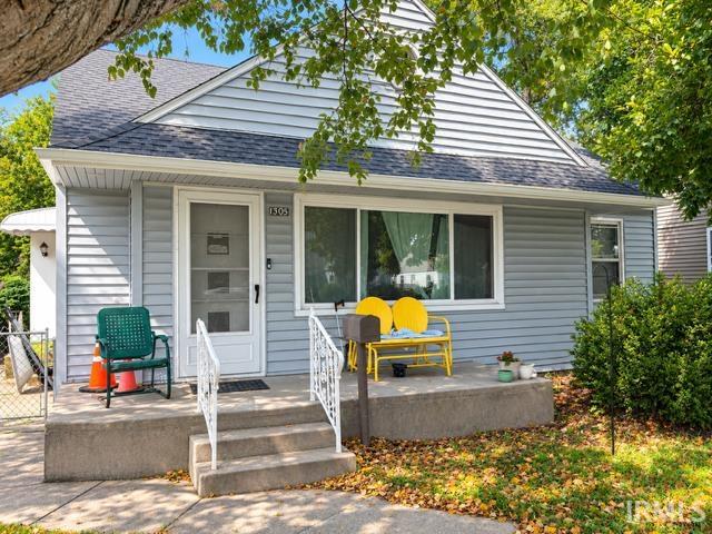 Photo of 1305 N Kaley Street, South Bend, IN 46628 (MLS # 202637696)