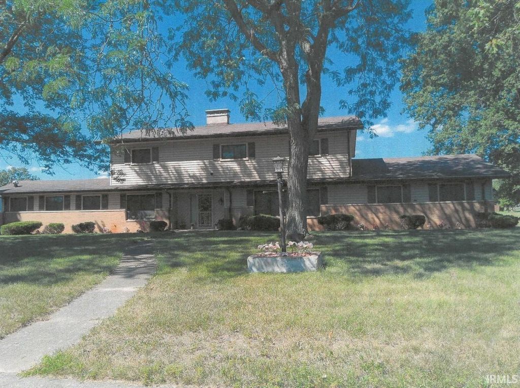 Photo of 2821 Stardale Drive, Fort Wayne, IN 46816 (MLS # 202609151)