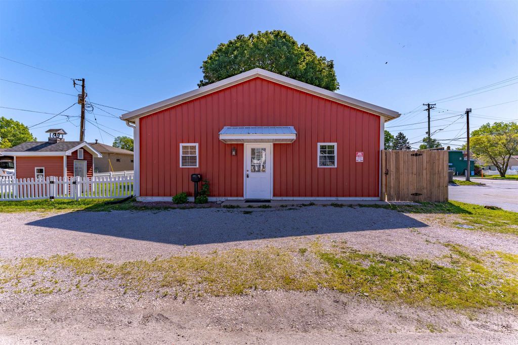 Photo of 102 N Elm Street, Fort Branch, IN 47648 (MLS # 202617979)