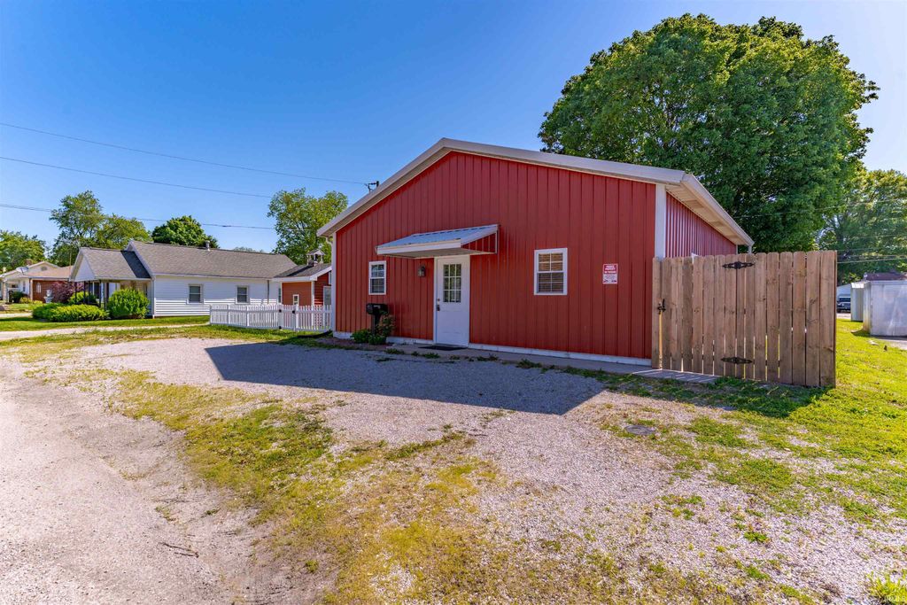 Photo of 102 N Elm Street, Fort Branch, IN 47648 (MLS # 202617979)