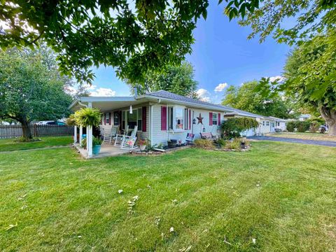Tiny photo for 1122 E Fischer Street, Kokomo, IN 46901 (MLS # 202535375)