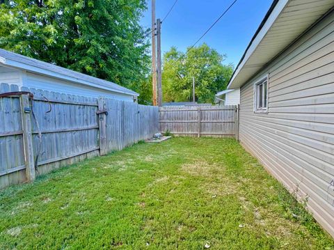 Tiny photo for 1122 E Fischer Street, Kokomo, IN 46901 (MLS # 202535375)