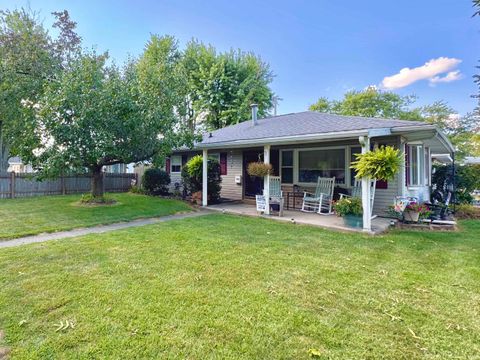 Photo of 1122 E Fischer Street, Kokomo, IN 46901 (MLS # 202535375)