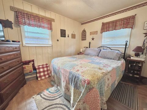 Tiny photo for 1122 E Fischer Street, Kokomo, IN 46901 (MLS # 202535375)