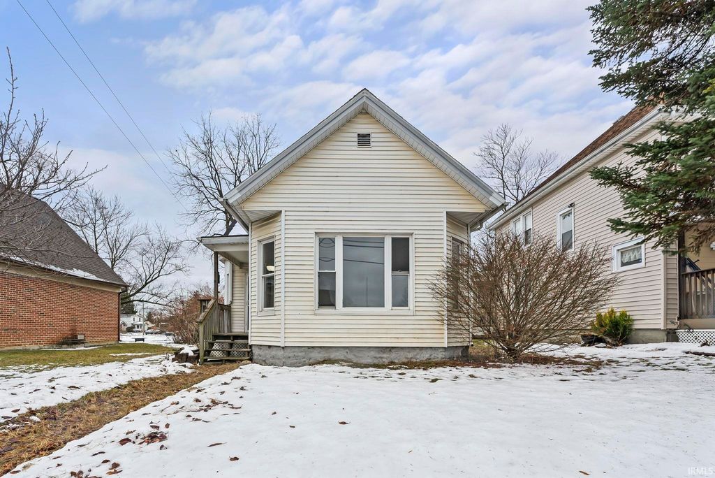 Photo of 1514 E Creighton Avenue, Fort Wayne, IN 46803 (MLS # 202548598)