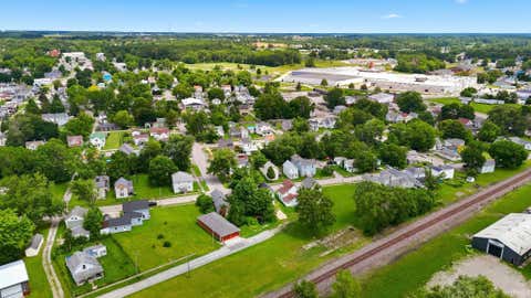 Tiny photo for 603 Court Street, Huntington, IN 46750 (MLS # 202624260)