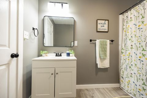 Tiny photo for 8694 S Vine Street, Straughn, IN 47387 (MLS # 202625282)