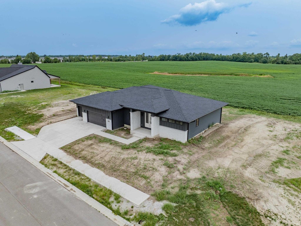Photo of 12440 Blue Jay Trail, Fort Wayne, IN 46814 (MLS # 202633506)