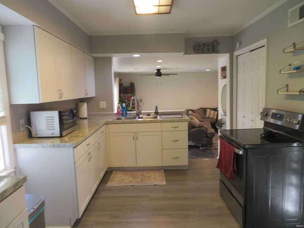 Photo of 1550 Herndon Drive, Evansville, IN 47711 (MLS # 202614963)