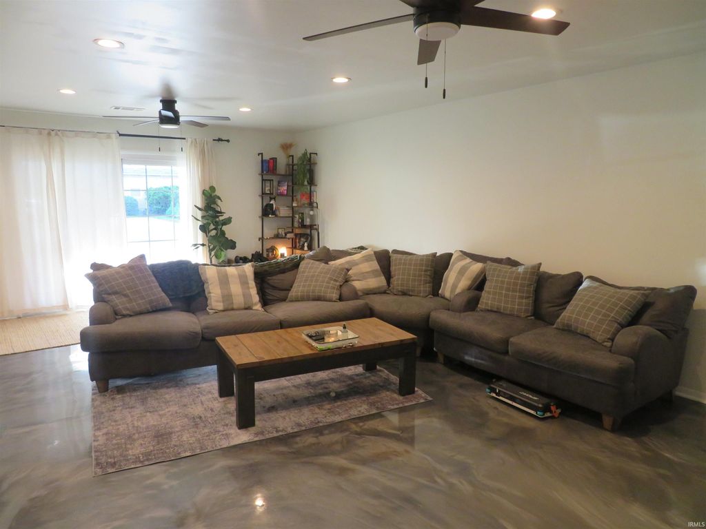 Photo of 1550 Herndon Drive, Evansville, IN 47711 (MLS # 202614963)