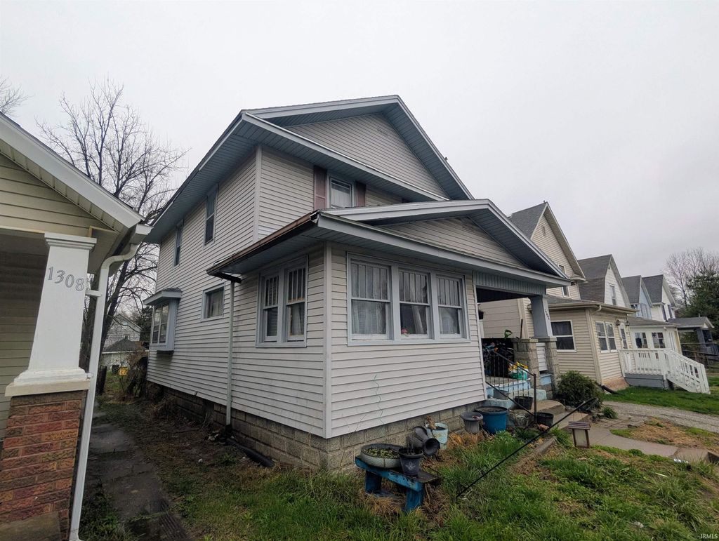 Photo of 1306 Sinclair Street, Fort Wayne, IN 46808 (MLS # 202611187)