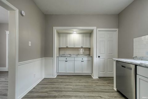 Tiny photo for 601 Charlotte Avenue, Fort Wayne, IN 46805 (MLS # 202604860)