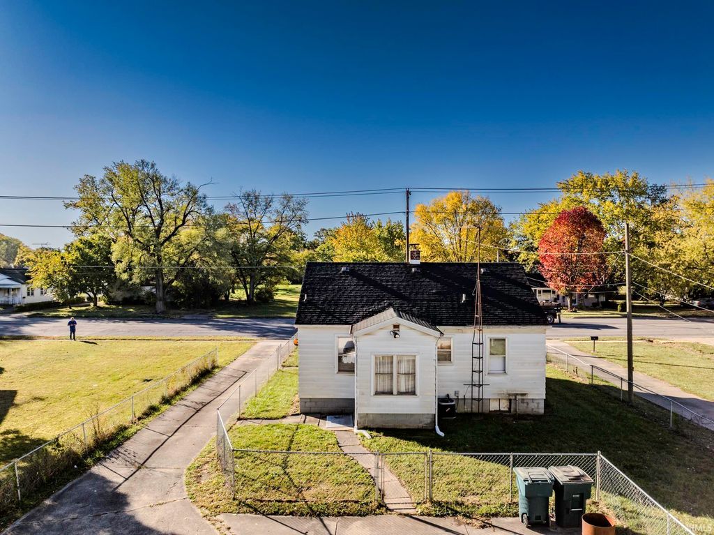 Photo of 2612 E Memorial Drive, Muncie, IN 47302 (MLS # 202543361)