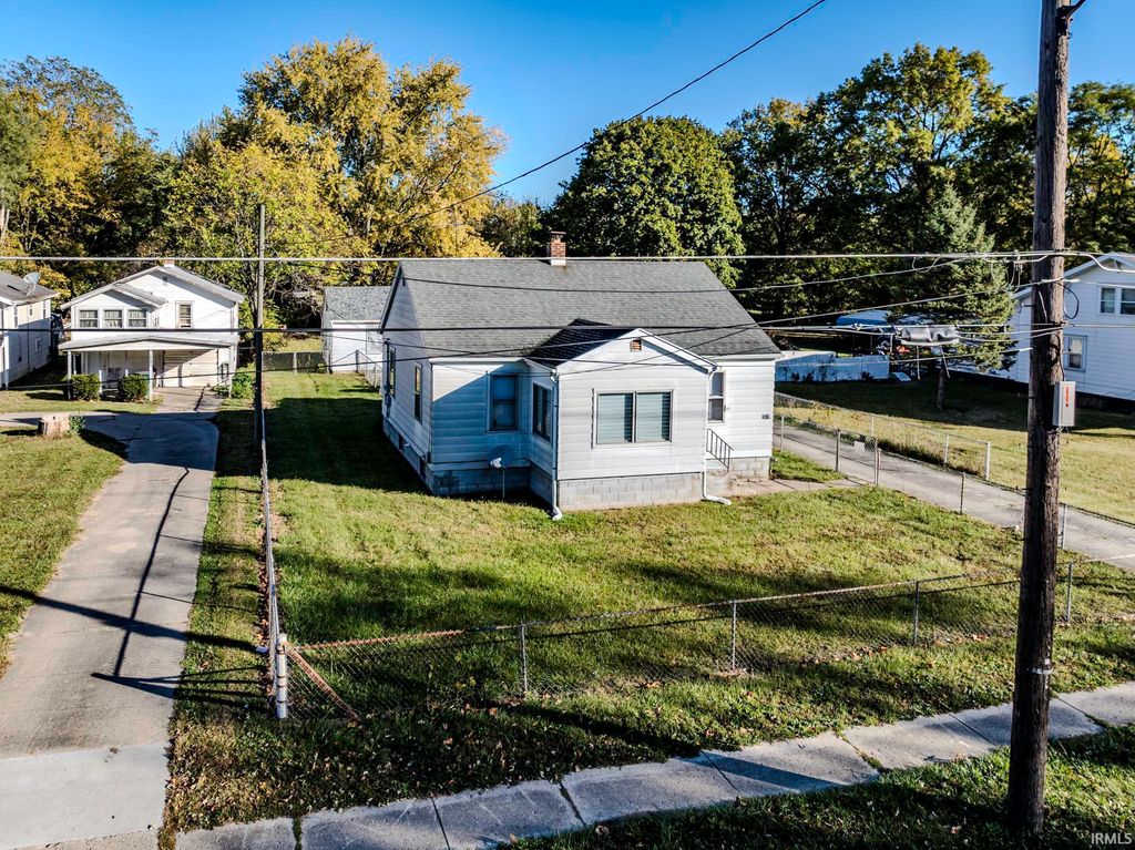 Photo of 2612 E Memorial Drive, Muncie, IN 47302 (MLS # 202543361)