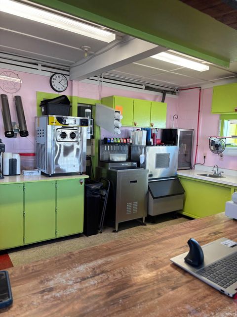 Tiny photo for 659 W Huntington Street, Montpelier, IN 47359 (MLS # 202545478)