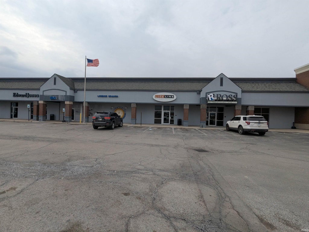 Photo of 194 E Southway Boulevard, Kokomo, IN 46902 (MLS # 202626327)